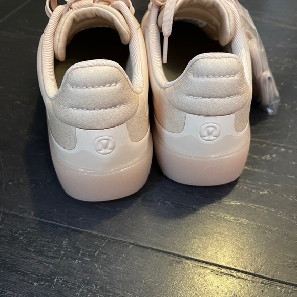 NEW in box Lululemon Womens City Verse Sneakers in Precocious Pink size US 9 - Picture 4 of 8